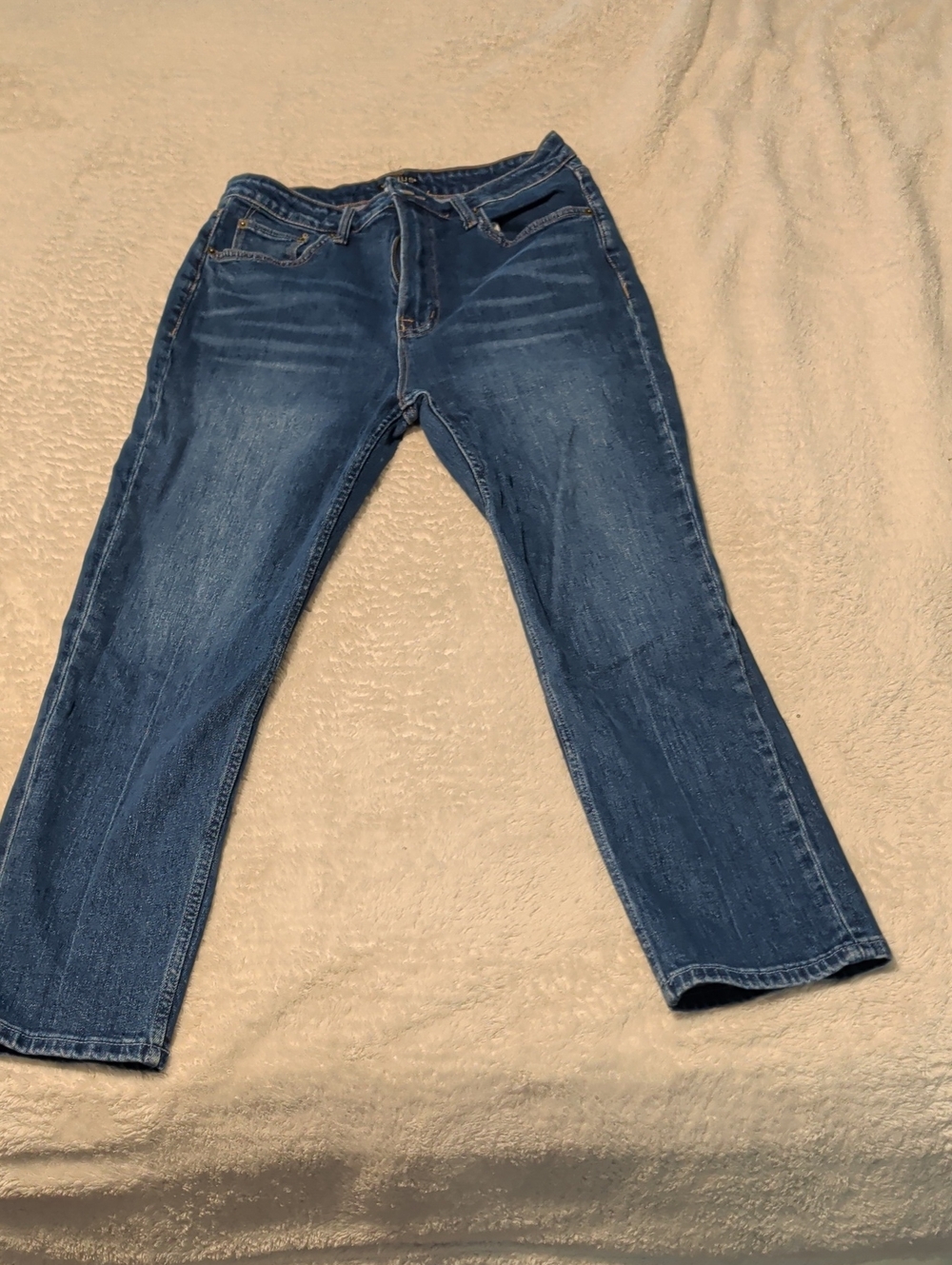 VENUS Relaxed Straight-Leg Jeans in Dark Blue